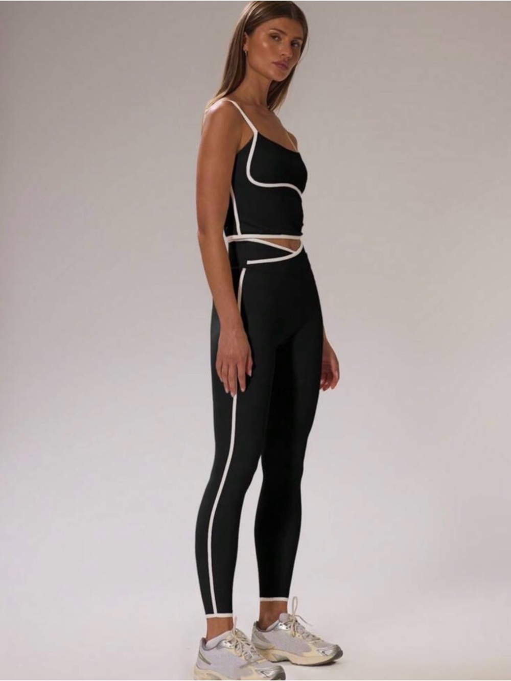 Set - Picture 3 of 4